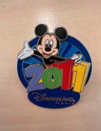 Disney Parks Walt Disney World 2011 Mickey Mouse Pin, Ophalen of Verzenden, Mickey Mouse, Zo goed als nieuw, Beeldje of Figuurtje