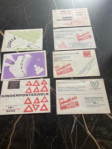 Kinder postzegels velletjes in originele enveloppe  beschikbaar voor biedingen