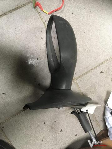 Renault clio '98 spiegel links  handbediend beschikbaar voor biedingen