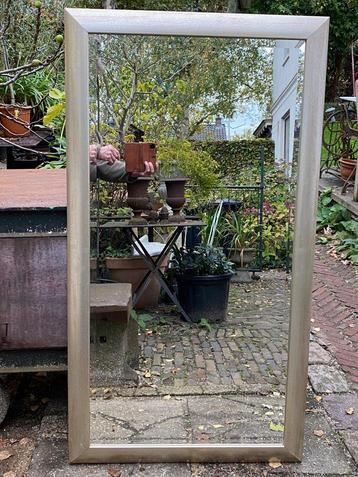 spiegel - passpiegel - grote spiegel - spiegel met lijst beschikbaar voor biedingen