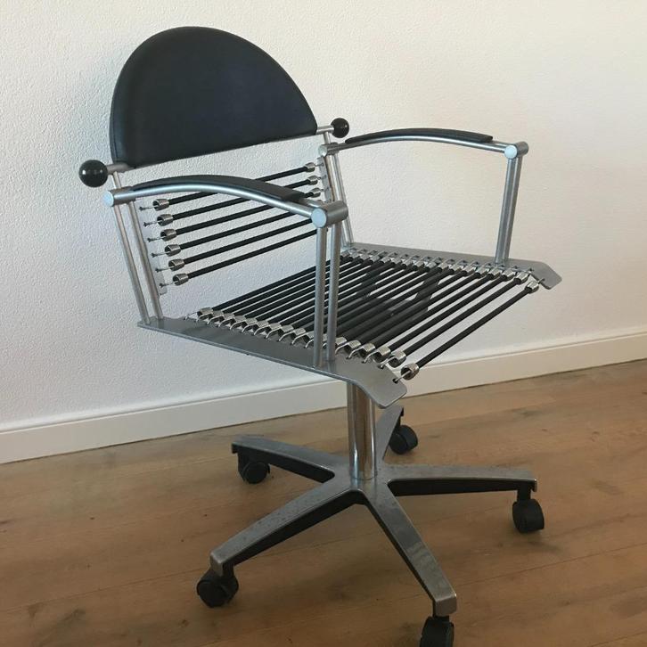 Wella Welonda Mephis Rene Herbst Postmodern stoel chair, Huis en Inrichting, Stoelen, Gebruikt, Eén, Ophalen