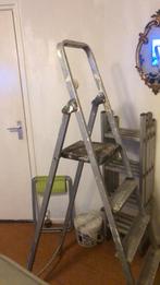 Trapladder er zit alleen wat verf op, Doe-het-zelf en Verbouw, Ladders en Trappen, Gebruikt, Trap, Ophalen of Verzenden, Opvouwbaar of Inschuifbaar