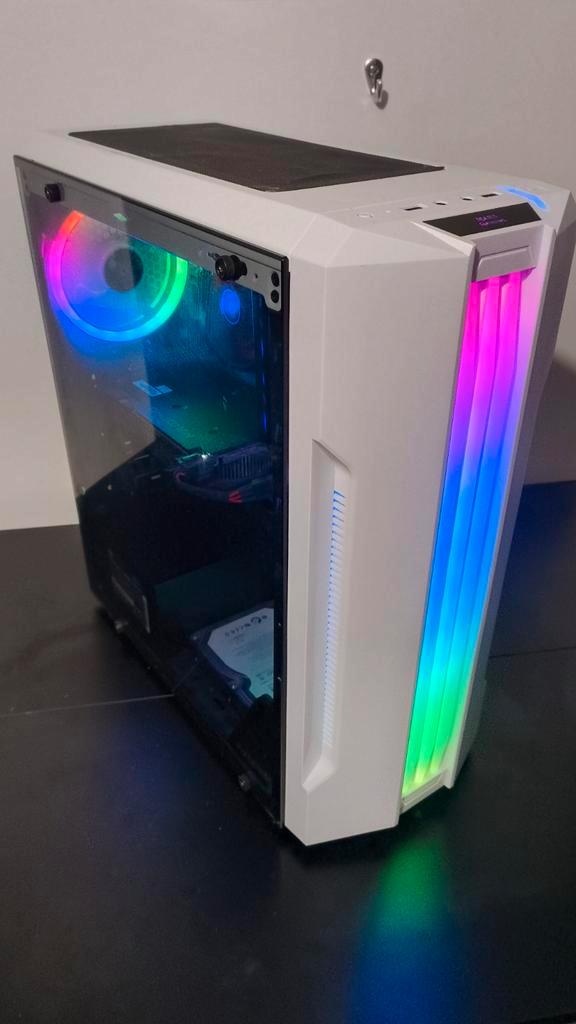 Beginner Gaming PC met Razer Set, Computers en Software, Desktop Pc's, Zo goed als nieuw, 3 tot 4 Ghz, HDD, SSD, Ophalen