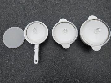 Nieuw 3 ovenschalen/magnetronschalen met glazen deksel beschikbaar voor biedingen