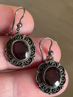Zilveren vintage oorbellen met facet geslepen granaat, Ophalen of Verzenden, Zo goed als nieuw, Rood, Zilver
