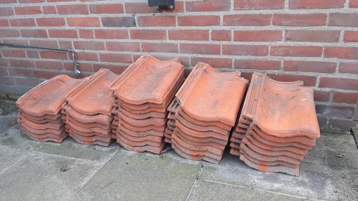 41 rode dakpannen, Doe-het-zelf en Verbouw, Dakpannen en Dakbedekking, Gebruikt, Dakpannen, Steen of Klei, Rood, Minder dan 5 m²