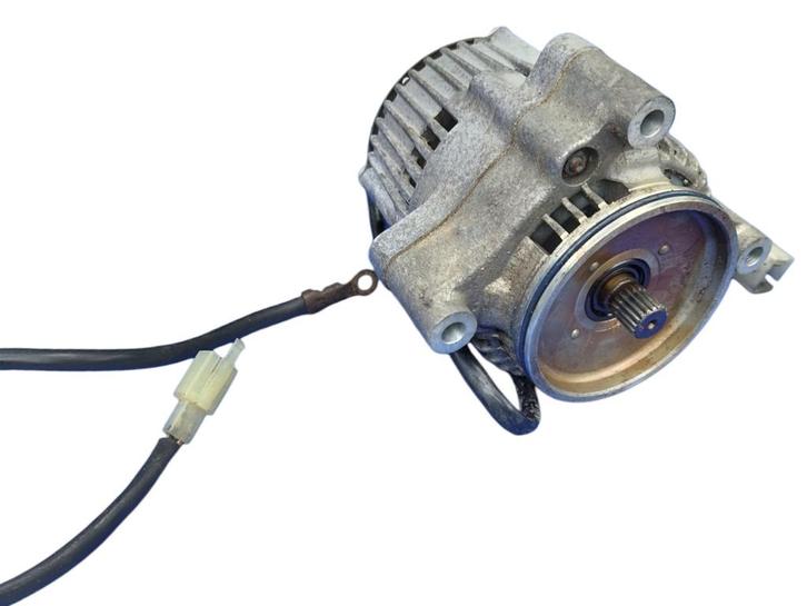 Dynamo Yamaha XJ 900  xj900 S Diversion, Motoren, Onderdelen | Yamaha, Gebruikt, Ophalen of Verzenden
