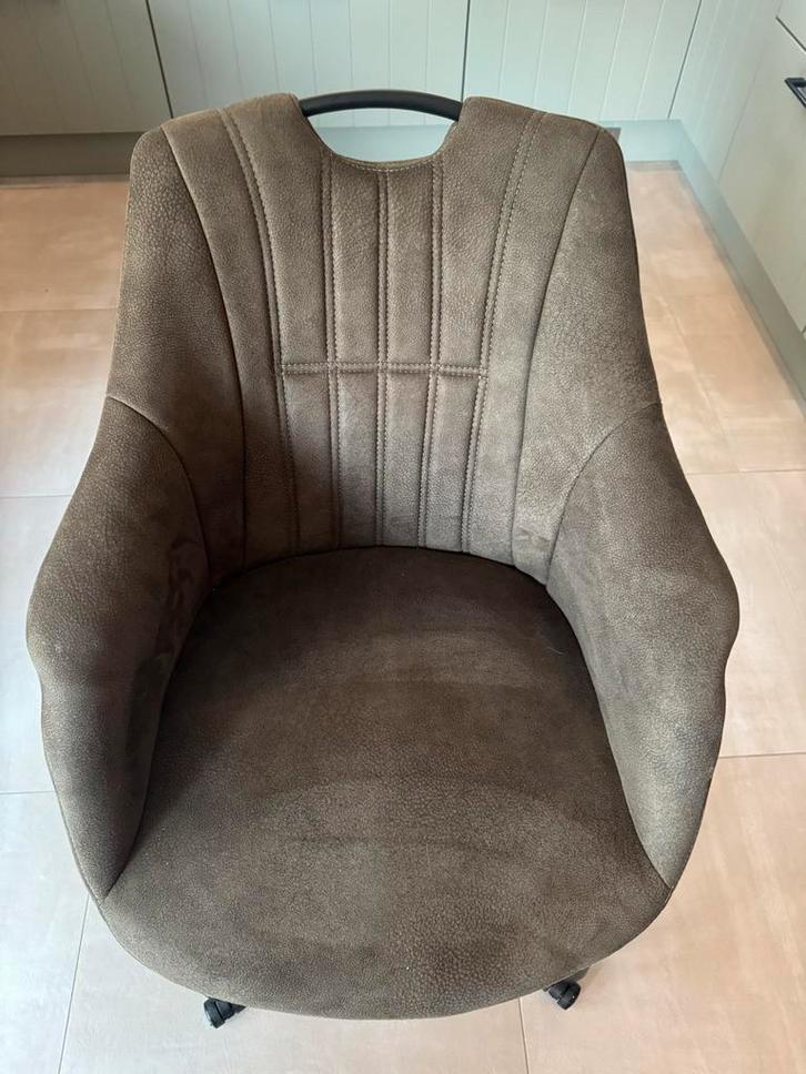 2 Eetkamerstoelen MxSofa op wieltjes zgan, Huis en Inrichting, Stoelen, Gebruikt, Eén, Stof, Bruin, Ophalen