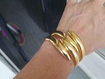 Dames armband  grof beschikbaar voor biedingen