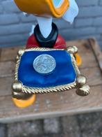 Donald Duck Beeld met Munt, Ophalen, Beeldje of Figuurtje, ., Zo goed als nieuw