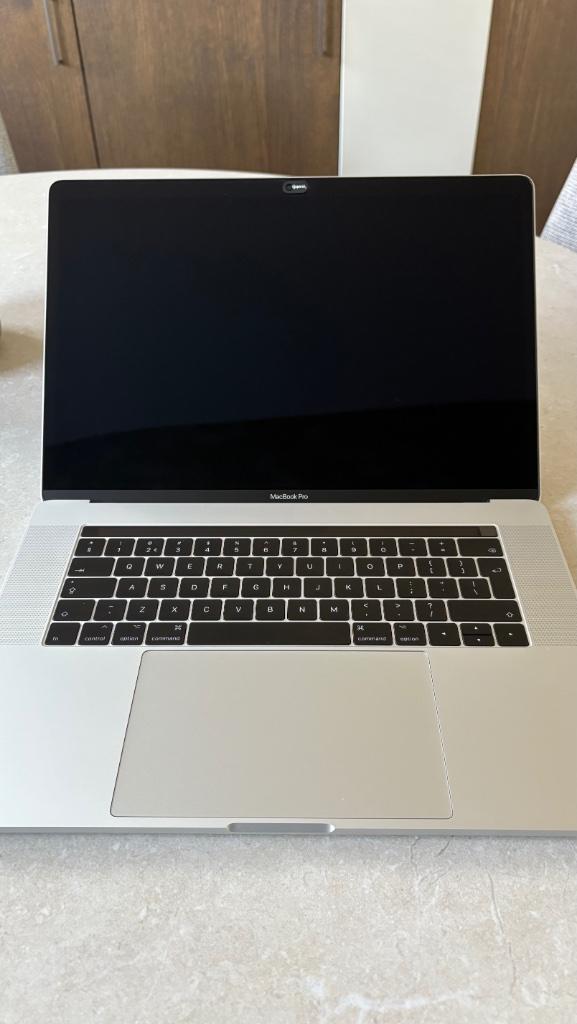 MacBook Pro 15 inch (2017), Computers en Software, Apple Macbooks, Gebruikt, MacBook Pro, 15 inch, 2 tot 3 Ghz, 256 GB, 16 GB