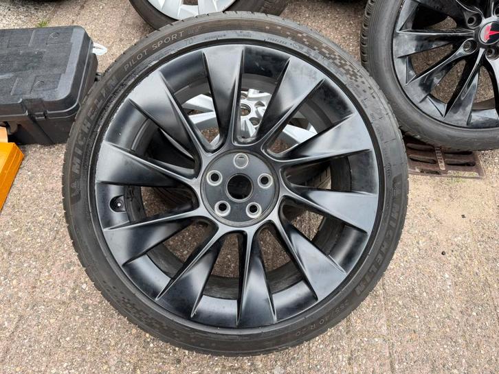 1x Originele Tesla model Y velg 20 inch induction 1188223, Auto-onderdelen, Banden en Velgen, Velg(en), Zomerbanden, 20 inch, 235 mm