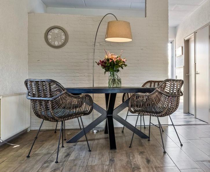 Rotan kuipstoel, Huis en Inrichting, Stoelen, Zo goed als nieuw, Vier, Riet of Rotan, Bruin, Ophalen