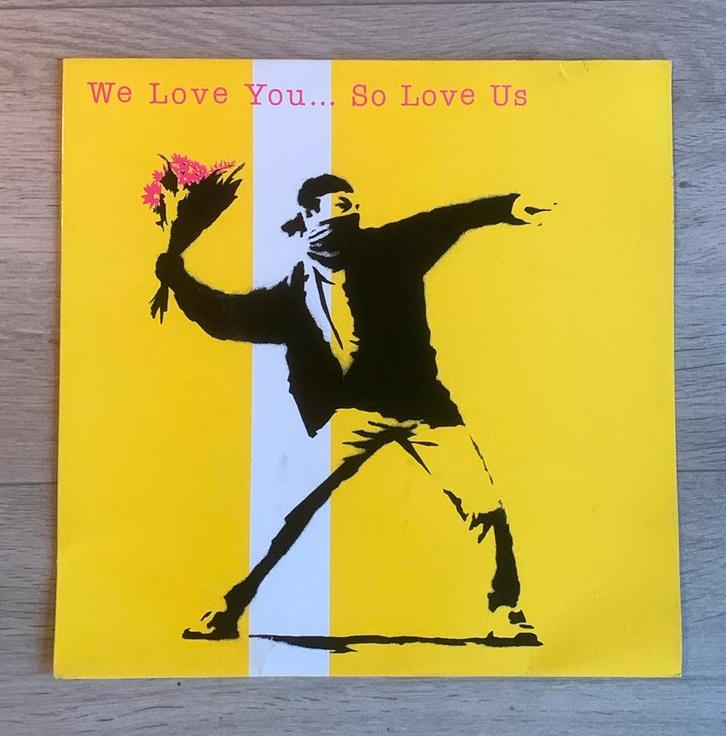 Banksy We Love You… So Love Us, Antiek en Kunst, Kunst | Litho's en Zeefdrukken, Ophalen of Verzenden