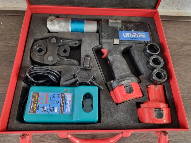 Uponor accu perstang set + 16 20 25 32 persbek, Doe-het-zelf en Verbouw, Gereedschap | Handgereedschap, Zo goed als nieuw, Ophalen of Verzenden
