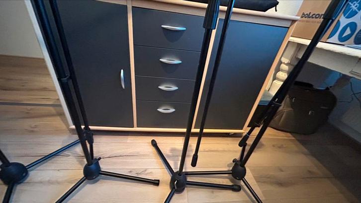 Microfoonstatief max 3 stuks, Muziek en Instrumenten, Standaards, Zo goed als nieuw, Ophalen