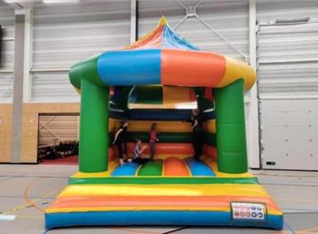 Te koop mooi carrousel springkussen 5x5 meter overdekt beschikbaar voor biedingen