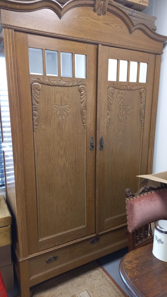 Mooie houten buffetkast of linnenkast met spiegeltjes, Huis en Inrichting, Kasten | Buffetkasten, Gebruikt, 200 cm of meer, 100 tot 150 cm