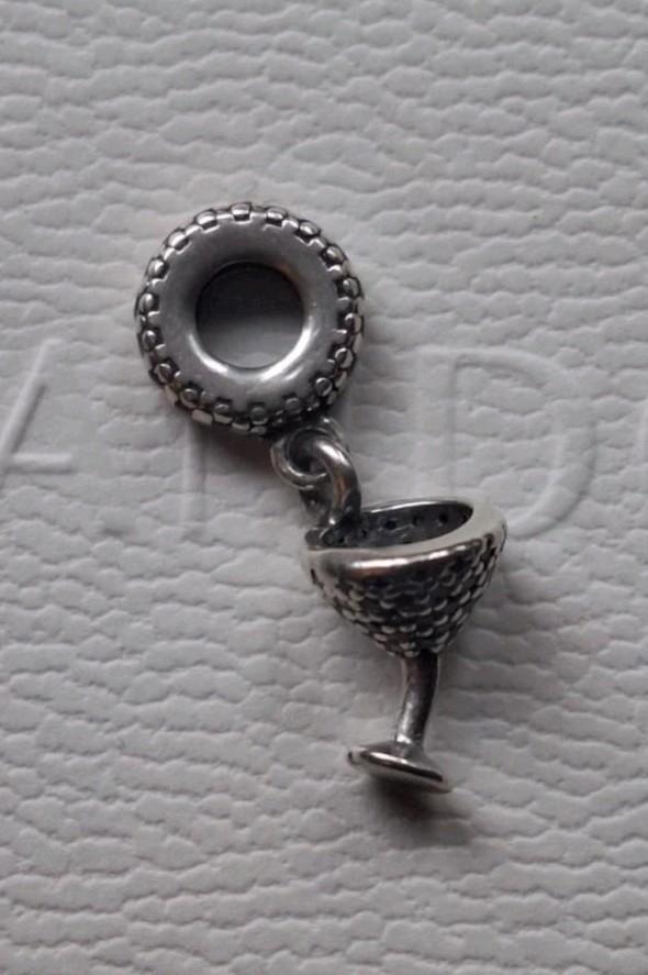 Pandora bedel zilver cocktail glas, Sieraden, Tassen en Uiterlijk, Bedels, Gebruikt, Pandora, Zilver, 1 bedel, Met strass, Ophalen of Verzenden