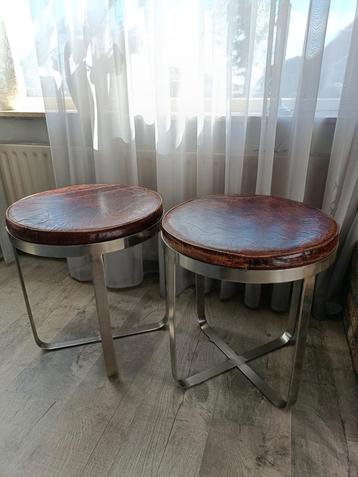 Set van 2 vintage lederen krukjes beschikbaar voor biedingen