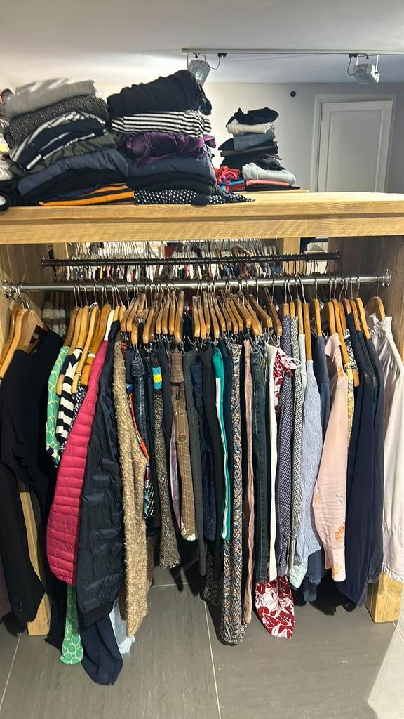 Partij dameskleding hoog en midden segmenr 257 stuks, Kleding | Dames, Dames-kledingpakketten, Zo goed als nieuw, Ophalen