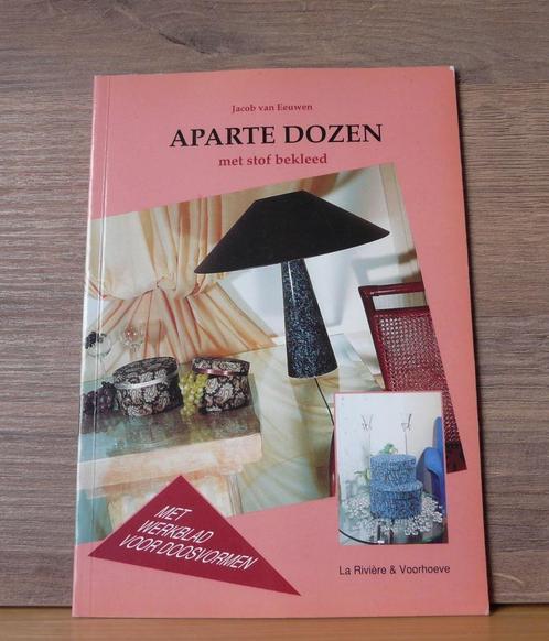 Boek, Hobby, Aparte Dozen met stof bekleden, Boeken, Hobby en Vrije tijd, Zo goed als nieuw, Overige onderwerpen, Ophalen of Verzenden