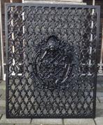 Deurrooster gietijzer Medusa 75/61 in twee kleuren., Doe-het-zelf en Verbouw, Kozijnen en Schuifpuien, Minder dan 75 cm, Overige typen