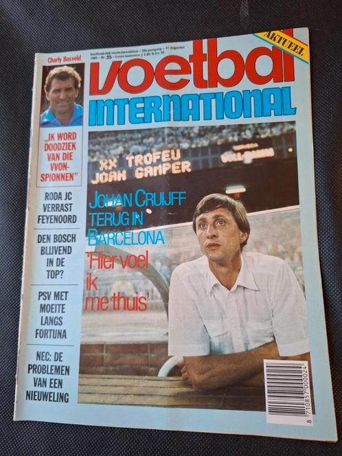 VI 1985 - Cruijff terug in Barcelona, Verzamelen, Sportartikelen en Voetbal, Zo goed als nieuw, Boek of Tijdschrift, Ajax, Ophalen of Verzenden