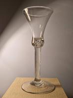 Antiek Glas met Luchtslinger doorgeblazen in kelk, Antiek en Kunst, Antiek | Glas en Kristal, Ophalen of Verzenden