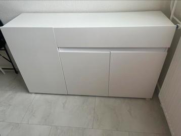 Witte Dressoir