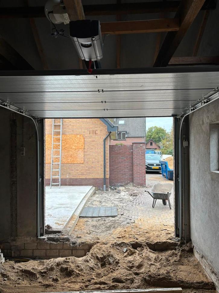 Sectionaal Elektrische Garagedeur - Compleet, Doe-het-zelf en Verbouw, Deuren en Horren, Gebruikt, Garagedeur, 200 tot 215 cm