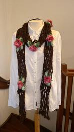 2 Gave sjaals met rozen gehaakt Retro. Wit en bruin, Ophalen of Verzenden, Dames