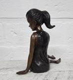 Bronzen beeld/ LEZEND MEISJE, Antiek en Kunst, Ophalen of Verzenden