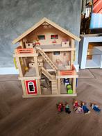 Houten poppenhuis, Ophalen, Zo goed als nieuw, Poppenhuis