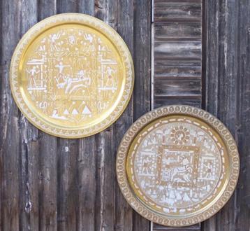 2 oude koperen wandborden met een Egyptische afbeelding. beschikbaar voor biedingen