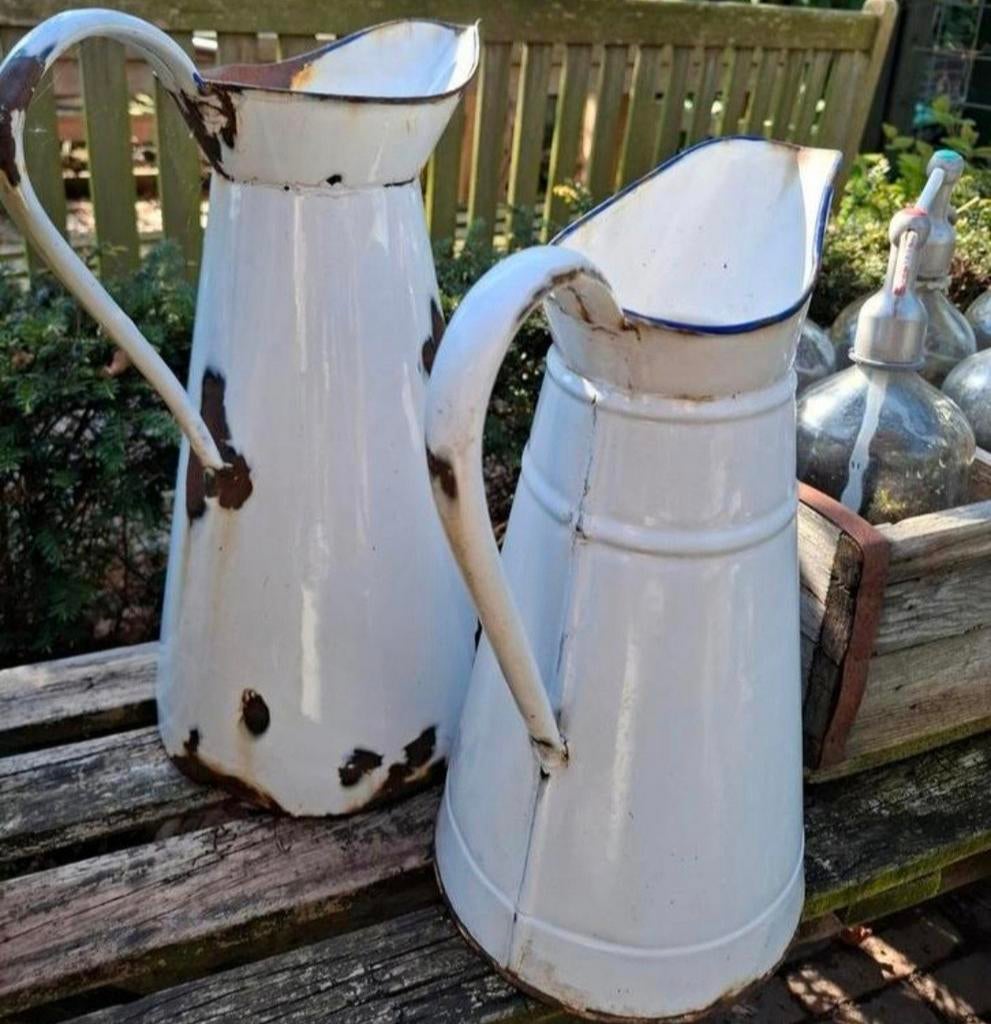 2 Grote Emaille Kannen -waterkruiken, Verzenden