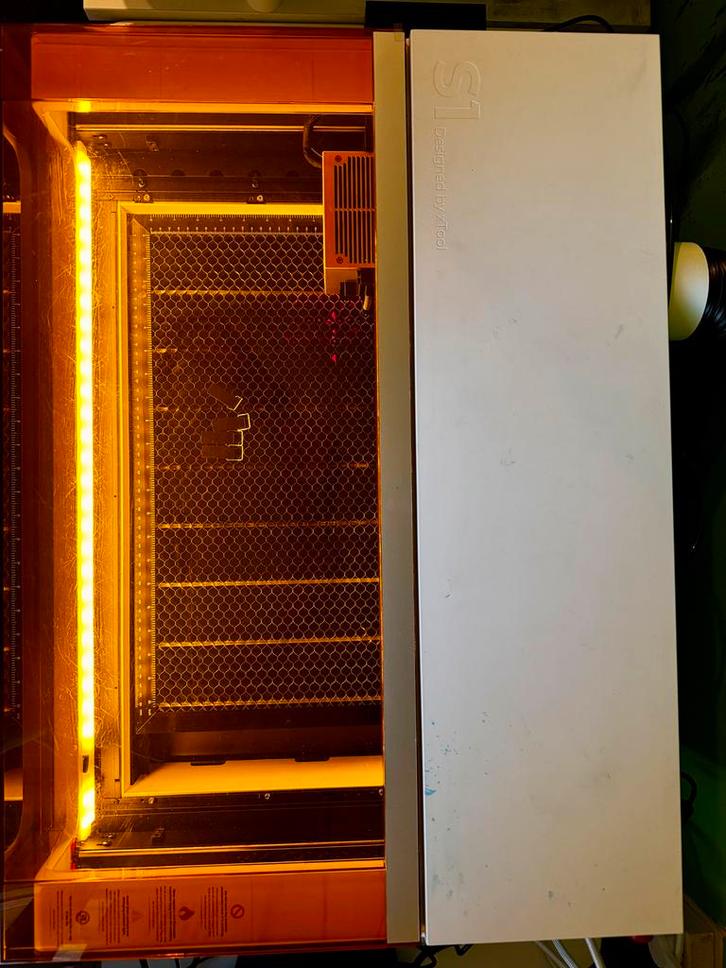 Xtool S1 40W Laser m. Riser & Air Assist - 12 uur gebruikt, Computers en Software, 3D Printers, Gebruikt, Ingebouwde Wi-Fi, Ophalen