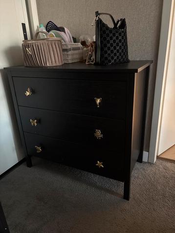 Ladekast met gouden dierenknoppen - zo goed als nieuw! beschikbaar voor biedingen