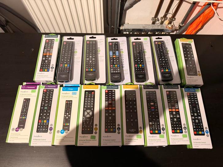 Partij Nieuwe Nedis TV Afstandsbedieningen 18 stuks, Audio, Tv en Foto, Afstandsbedieningen, Zo goed als nieuw, Tv, Ophalen of Verzenden