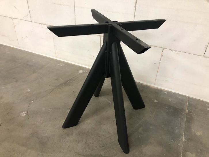 Metalen middenpoot tafelpoot voor ronde of vierkante bladen, Huis en Inrichting, Tafelonderdelen, Zo goed als nieuw, 50 tot 100 cm