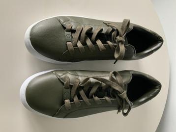 Nieuwe sneakers , Certified,  maat 43 beschikbaar voor biedingen