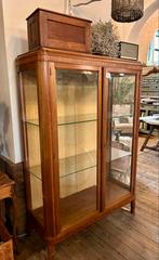 Antieke vitrine kast met glazen schappen, facet geslepen, Gebruikt, 100 tot 150 cm, Hoofdstraat 15 de steeg, Il fienile