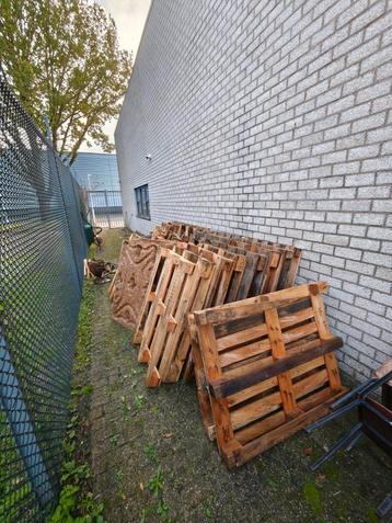 Pallets hout ruilen voor chocolade  beschikbaar voor biedingen