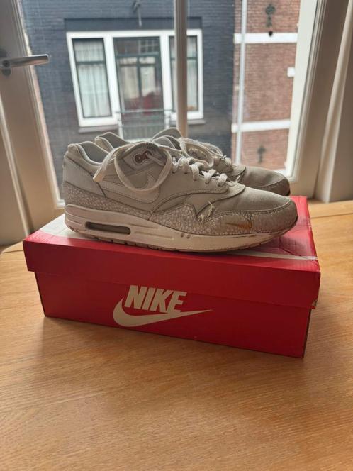TEAB - Nike Air Max 1 White Kumquat - EU44 - gedragen (2/10), Kleding | Heren, Schoenen, Zo goed als nieuw, Wit, Ophalen of Verzenden