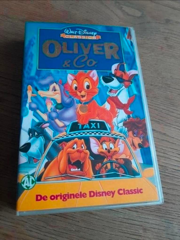 Disney Classic Oliver & Co videoband., Alle leeftijden, Ophalen of Verzenden, Gebruikt, Tekenfilms en Animatie