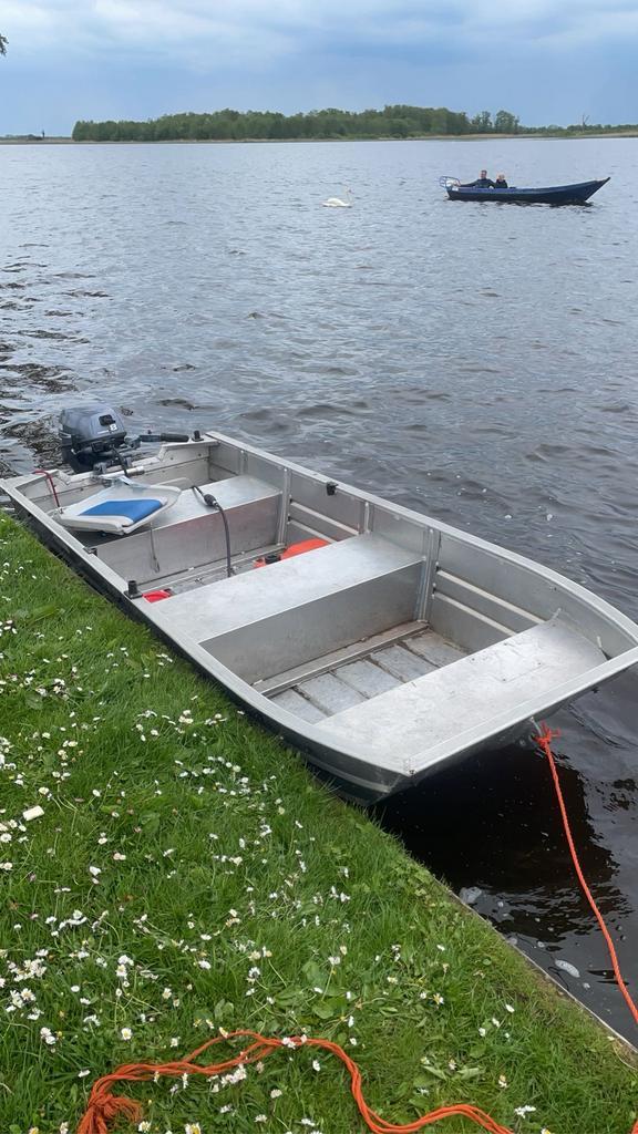 Qwest platbodem yamaha 8 pk, Watersport en Boten, Zeilen en Zeiltoebehoren, Zo goed als nieuw, Minder dan 15 m², Ophalen of Verzenden