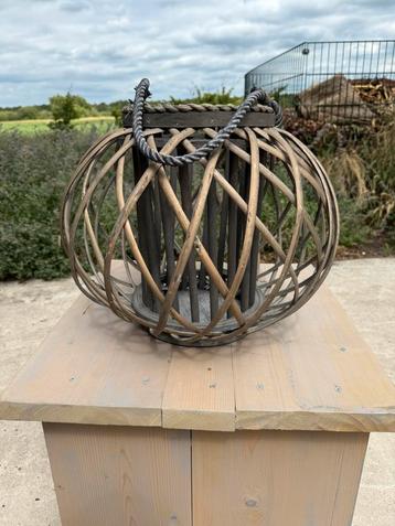Lampion bamboe beschikbaar voor biedingen
