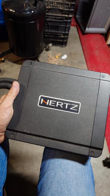 Hertz HCP 1D mono versterker beschikbaar voor biedingen