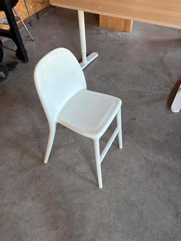 URBAN Kinderstoel wit (IKEA) beschikbaar voor biedingen