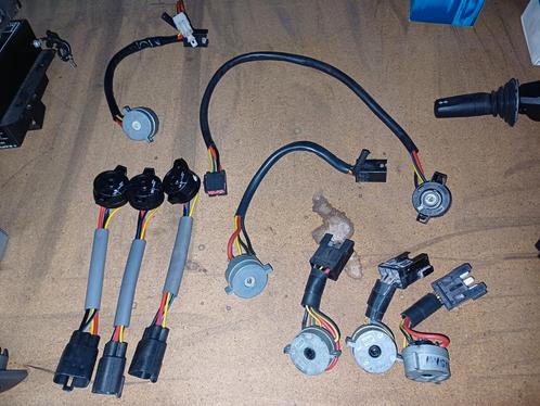 Ex Ford dealer biedt aan Ford contactslot kabels div types, Auto-onderdelen, Elektronica en Kabels, Ford, Oldtimer onderdelen